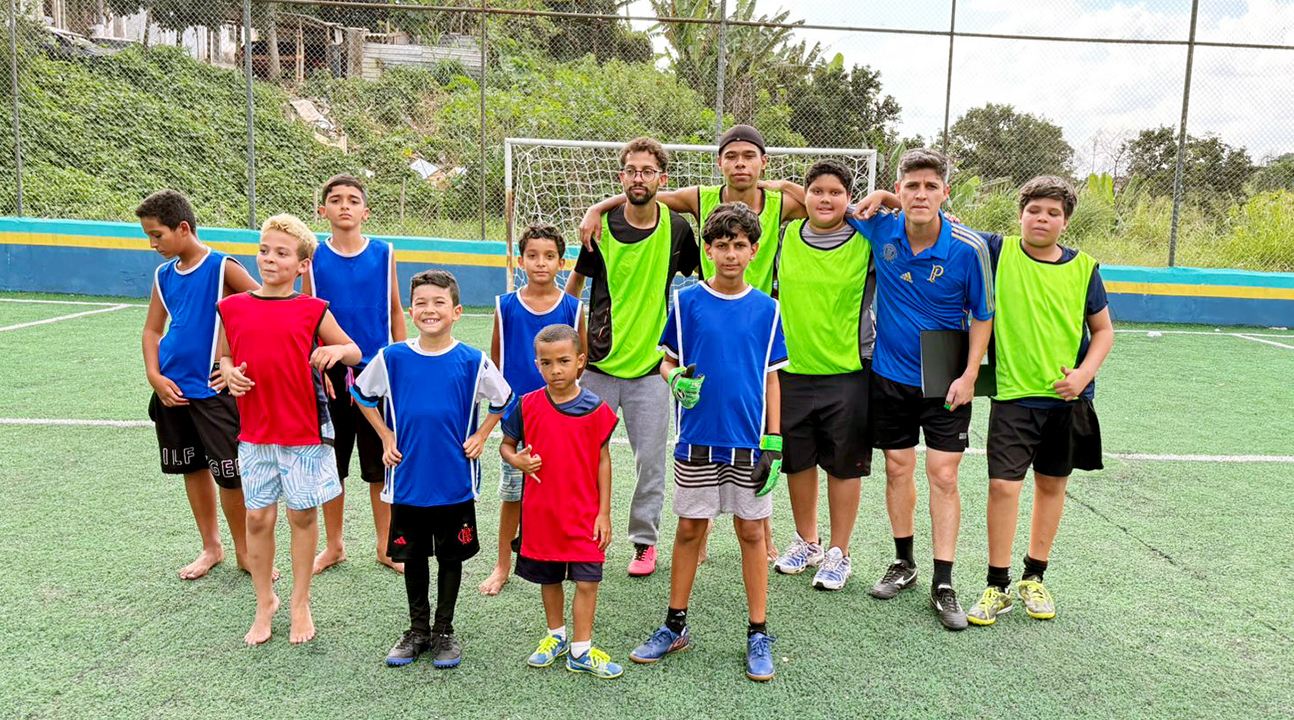 Projeto “Canal do Bem” oferece aulas gratuitas de futebol para crianças e adolescentes. Inscreva-se!